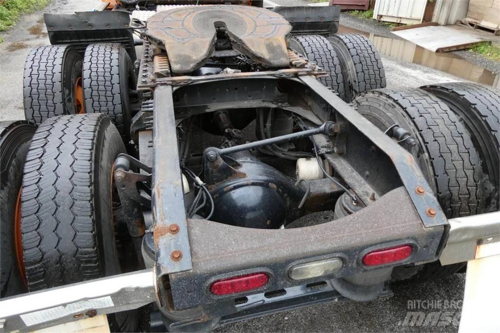 Volvo VNM64T キャブ付きシャーシ