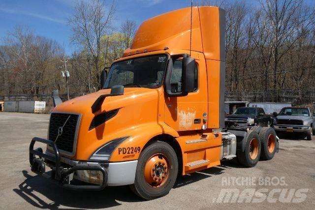 Volvo VNR64T300 キャブ付きシャーシ