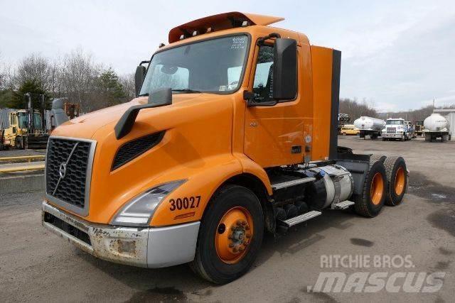 Volvo VNR64T300 キャブ付きシャーシ