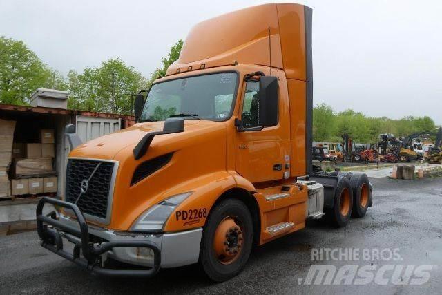 Volvo VNR64T300 キャブ付きシャーシ