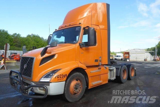 Volvo VNR64T300 キャブ付きシャーシ