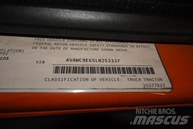 Volvo VNR64T300 キャブ付きシャーシ