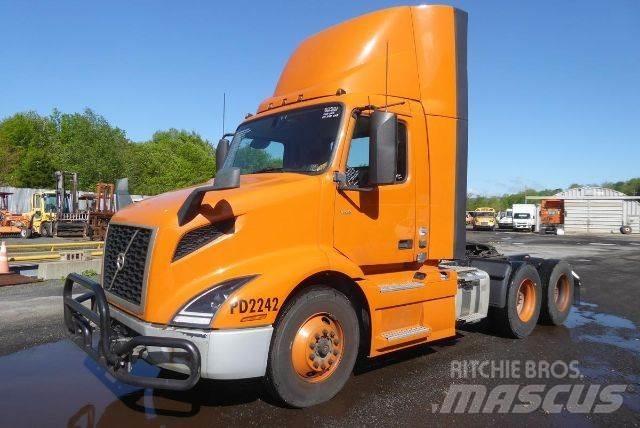 Volvo VNR64T300 キャブ付きシャーシ
