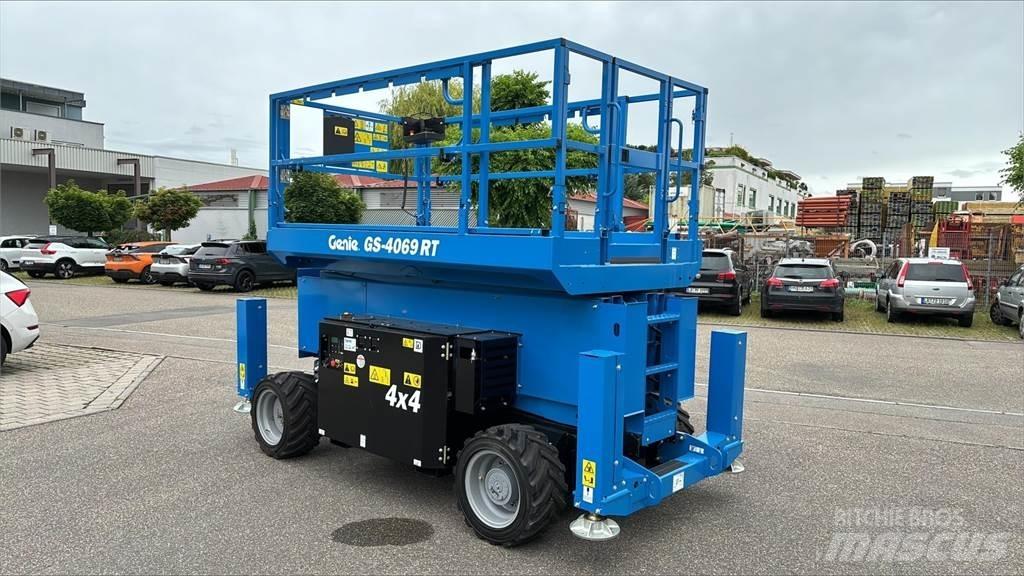 Genie GS-4069 RT シザースリフト