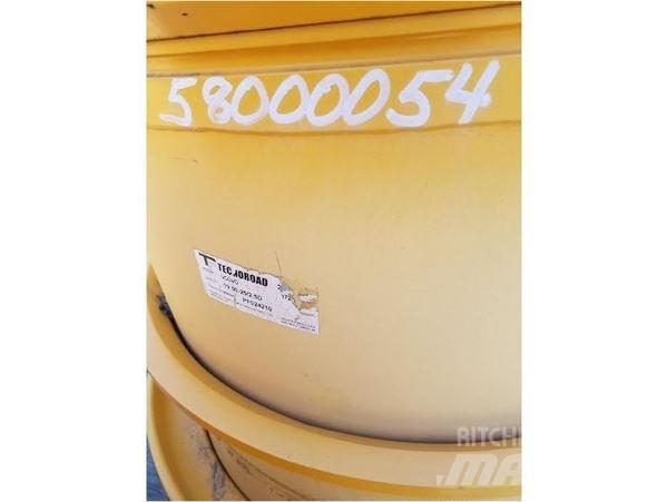 Volvo A25F タイヤ、ホイル、リム