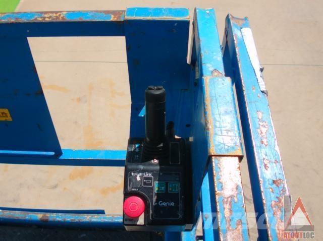 Genie GS-2669DC ブームリフト　屈伸型