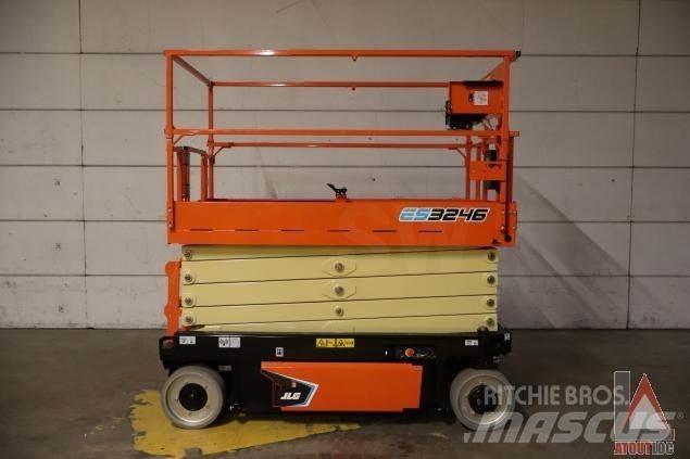 JLG 3246ES ブームリフト　屈伸型