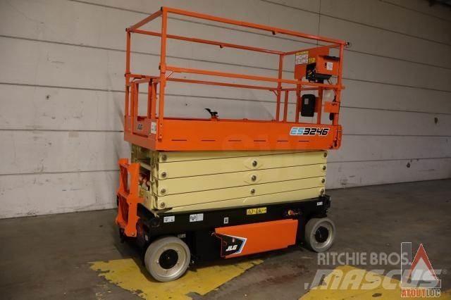 JLG 3246ES ブームリフト　屈伸型