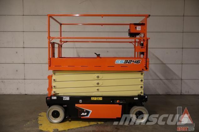 JLG ES3246 ブームリフト　屈伸型