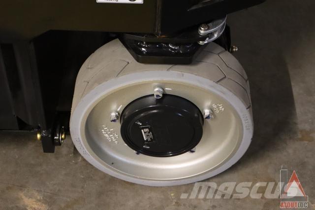 JLG ES3246 ブームリフト　屈伸型