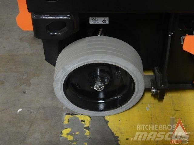 JLG R4045 ブームリフト　屈伸型