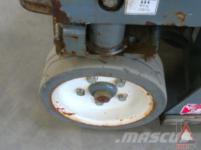 SkyJack SJ3219 ブームリフト　屈伸型