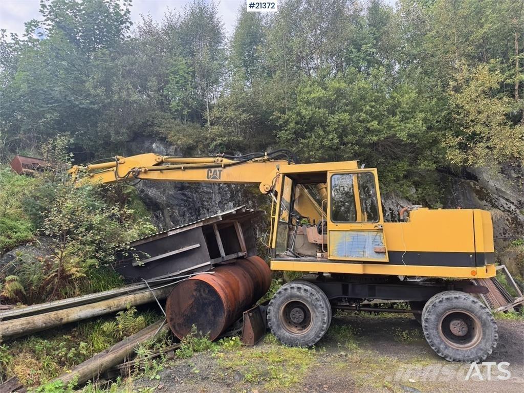 CAT 212B ホイール式油圧ショベル（パワーショベル・ユンボ・バックホー）