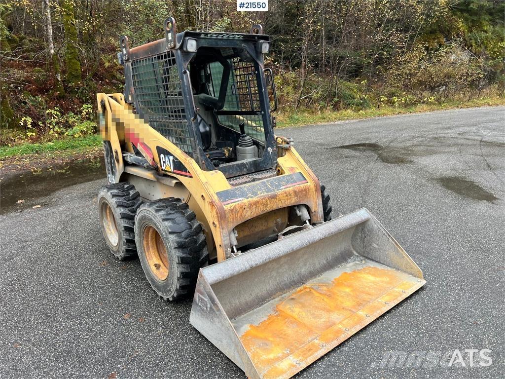 CAT 226 スキッドステアローダー