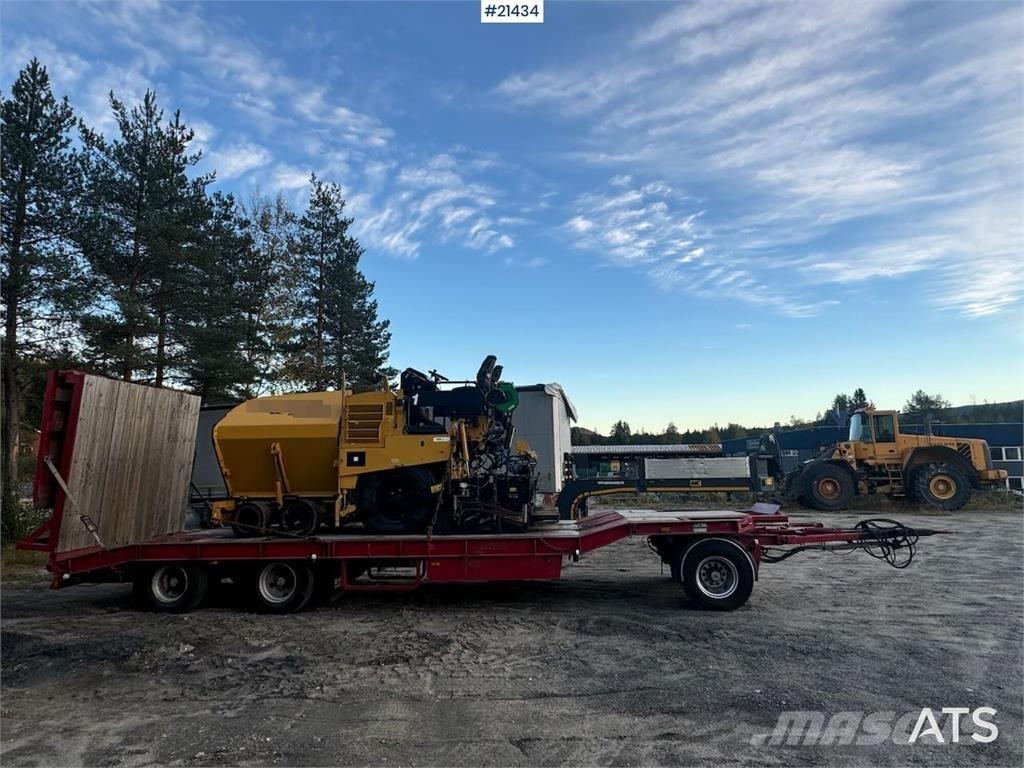 CAT AP 300 アスファルトフィニッシャ
