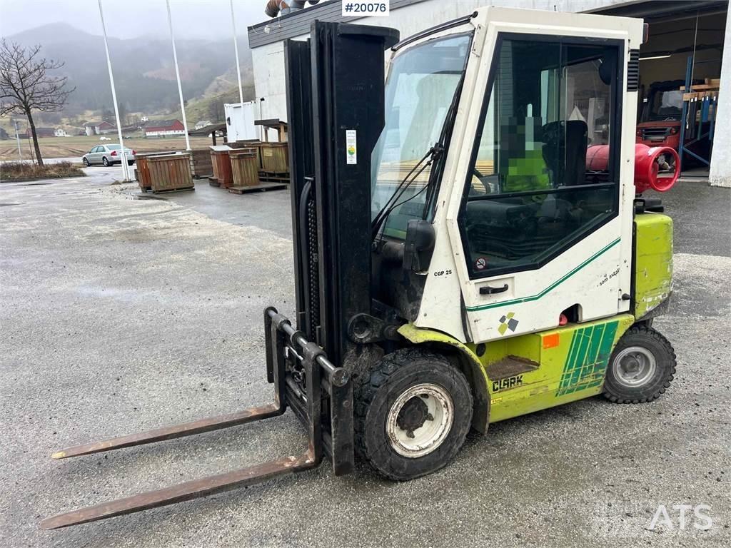 Clark CGP 25 truck マテリアルハンドリング-その他