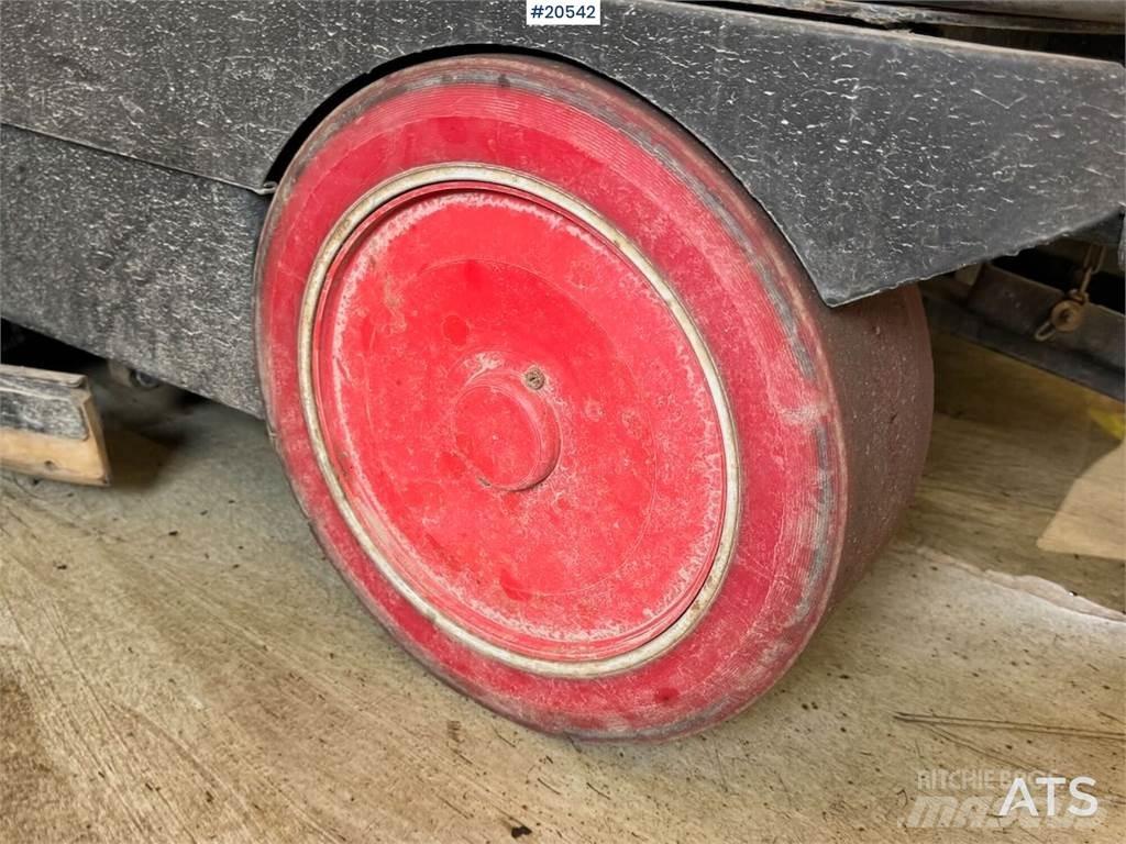 Comac Ultra 100 BS 建設機械 -　その他