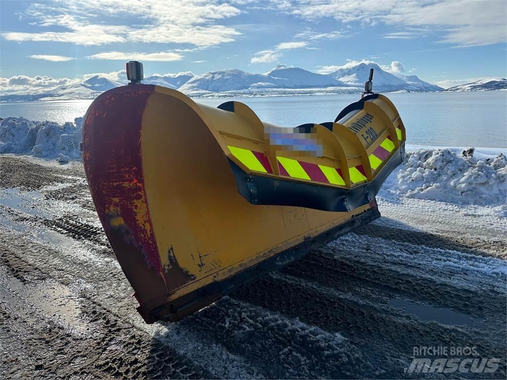  Saltvikplogen F-280 建設機械 -　その他