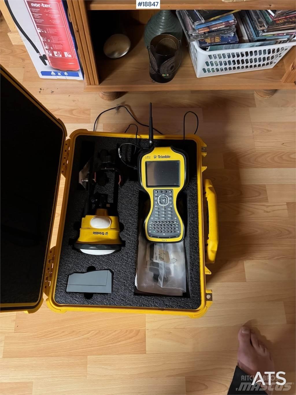 Trimble GPS m/ radio. 建設機械 -　その他