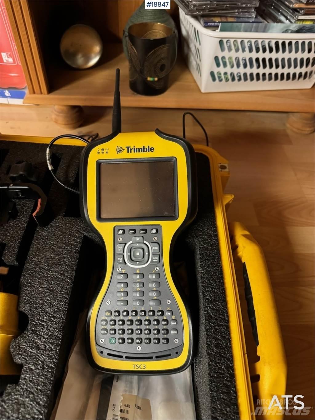 Trimble GPS m/ radio. 建設機械 -　その他