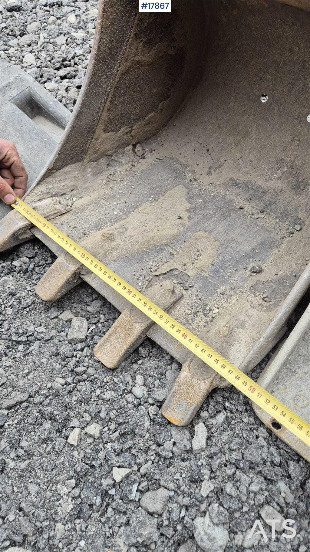 Bobcat E25***EM ミニ油圧ショベル 7t以下（ミニユンボ・ミニディガー）