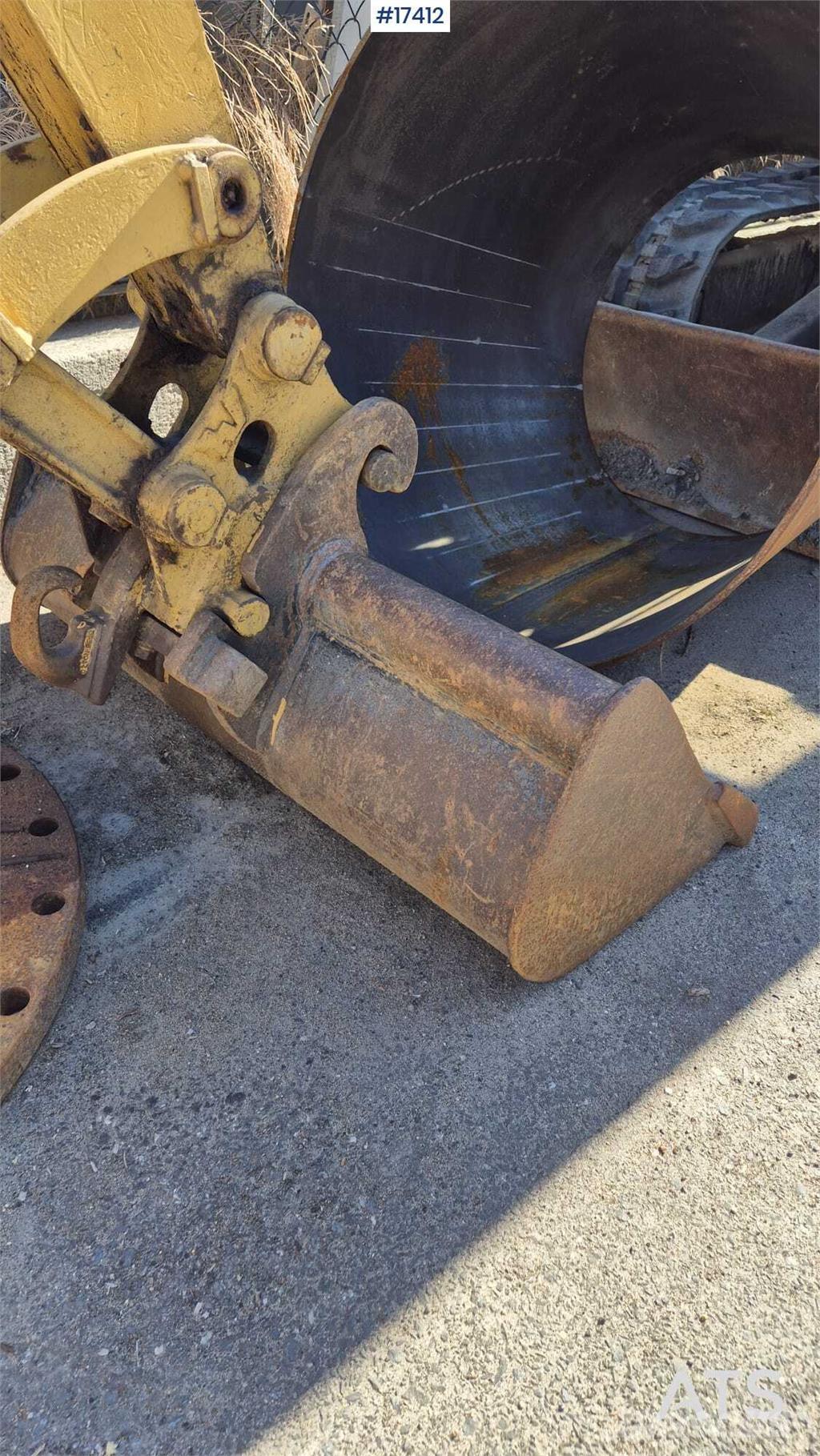 CAT 302.5 ミニ油圧ショベル 7t以下（ミニユンボ・ミニディガー）