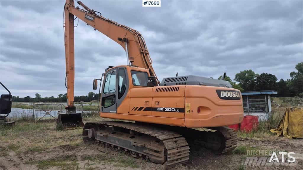 Doosan DX 300 LC 大型油圧ショベル12t以上（パワーショベル・ユンボ）