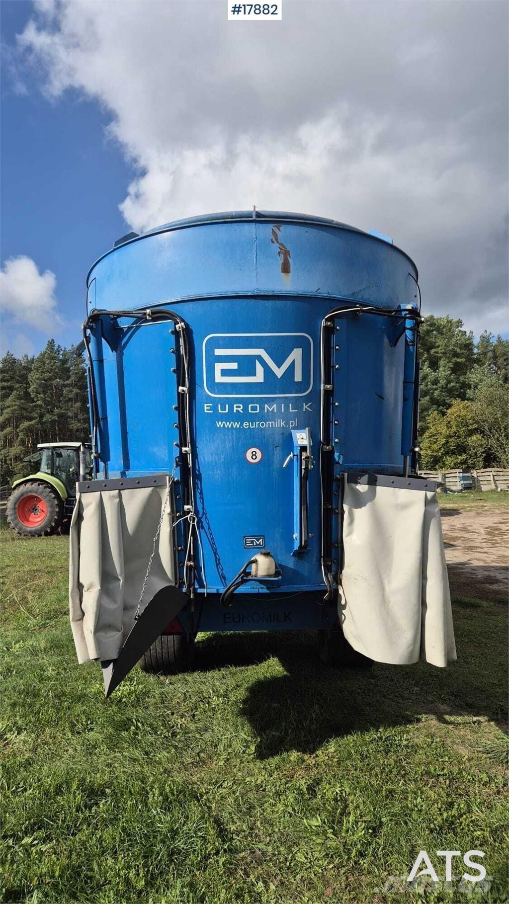 Euro MILK FXX 1000 飼料トレーラー