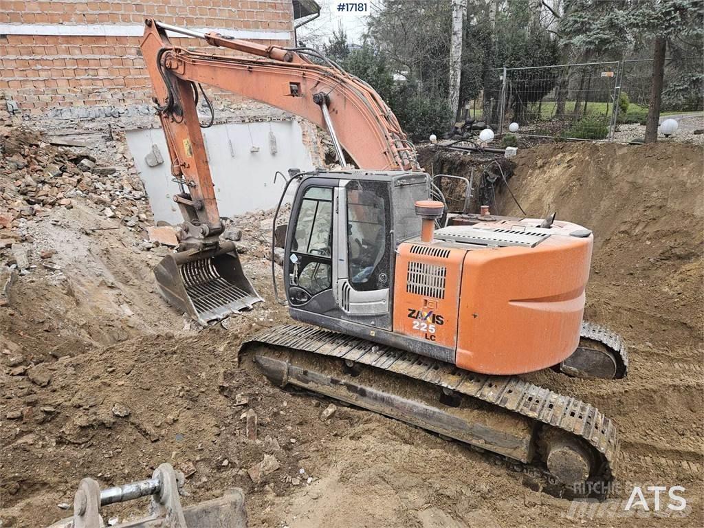 Hitachi ZX225 LC 大型油圧ショベル12t以上（パワーショベル・ユンボ）