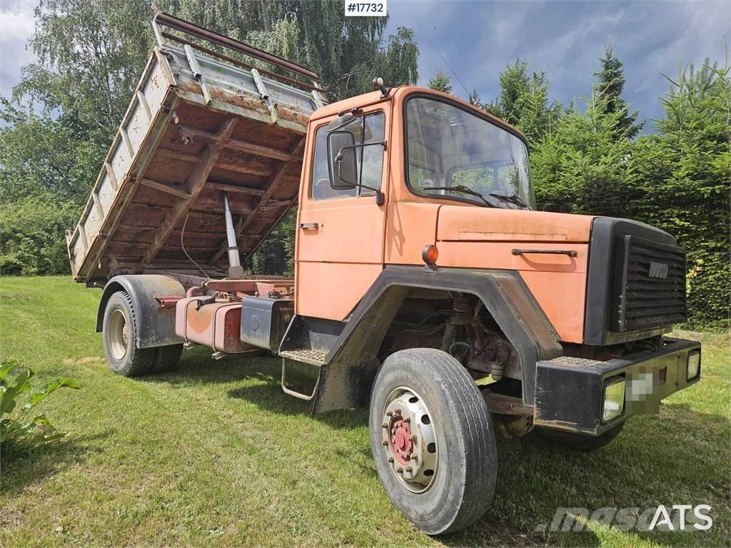 Iveco  ダンプ