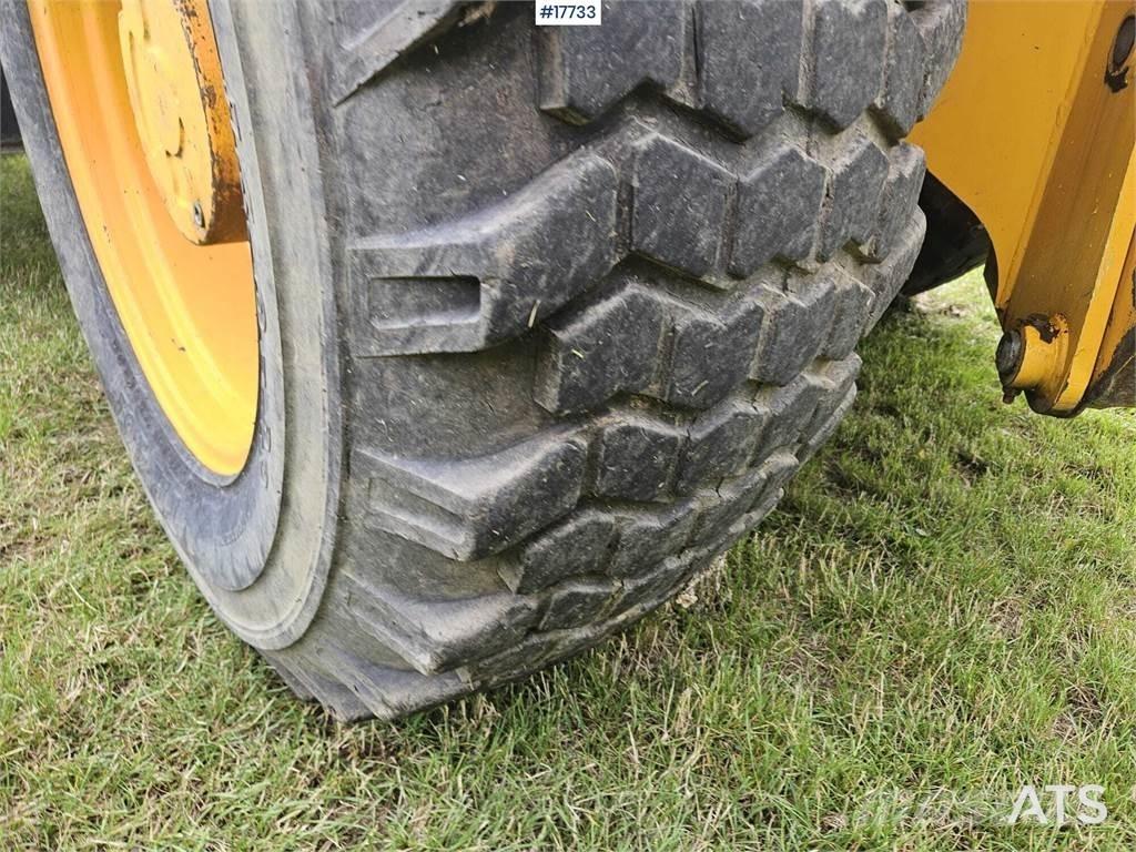JCB 4CX バックホーローダー