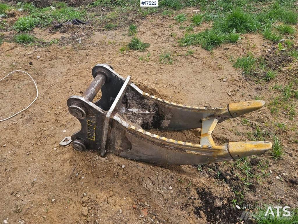 JCB JS 131 LC 大型油圧ショベル12t以上（パワーショベル・ユンボ）