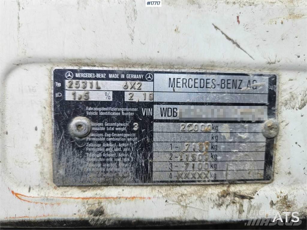 Mercedes-Benz 3734 コンクリート・ミキサー車