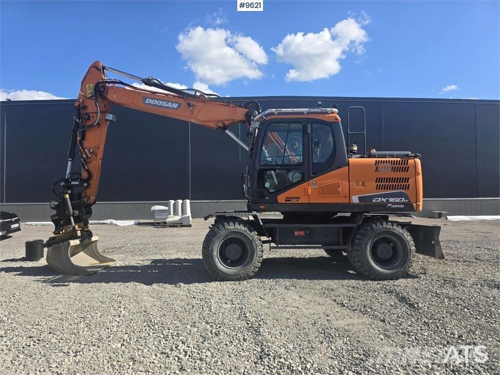 Doosan DX160W-5 ホイール式油圧ショベル（パワーショベル・ユンボ・バックホー）