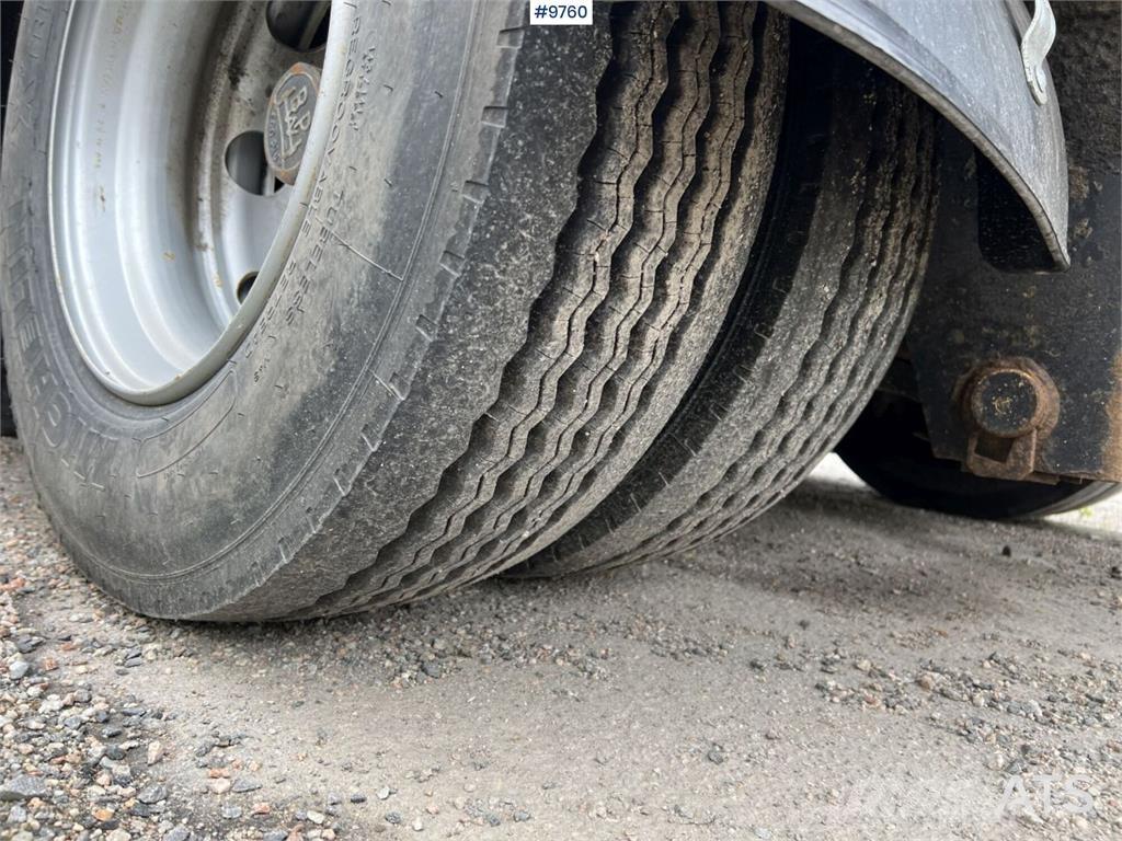 Ekeri S8-N 冷凍冷蔵トレーラー