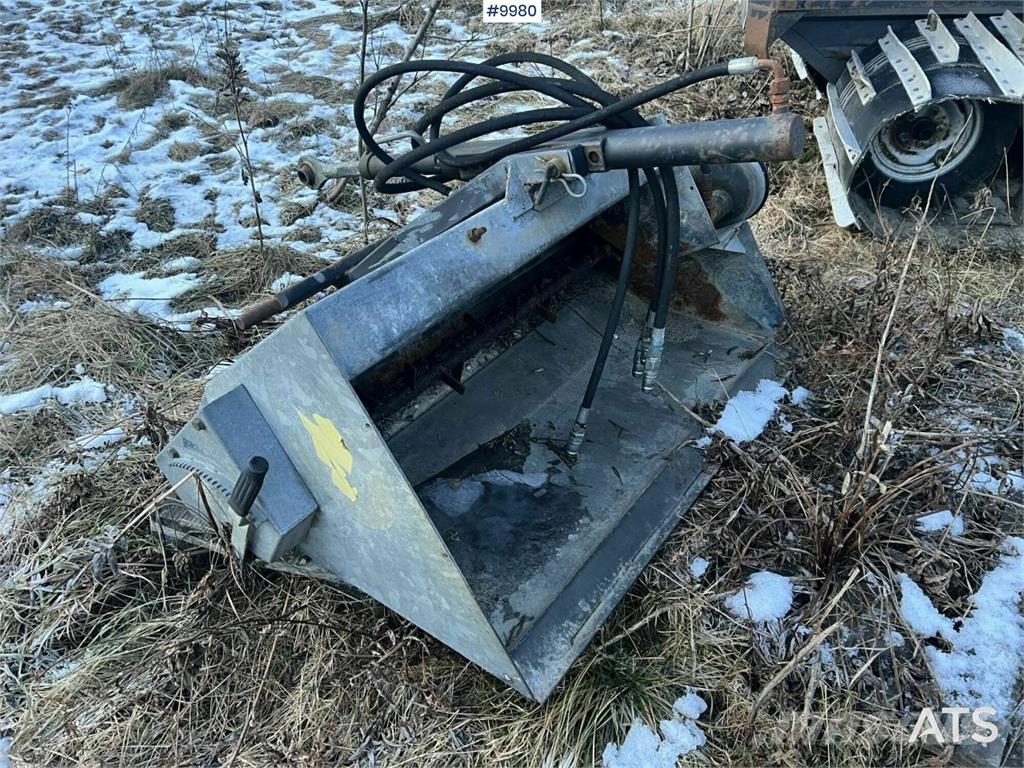 Fjärås 250-1100 砂と塩撒き専用車