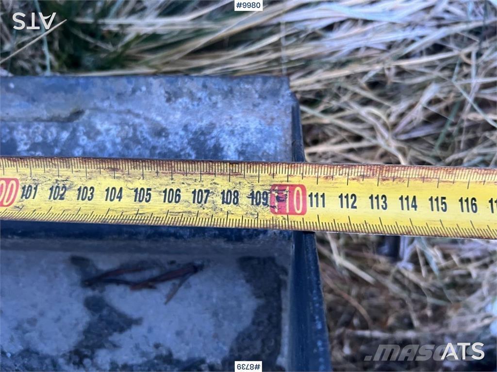 Fjärås 250-1100 砂と塩撒き専用車