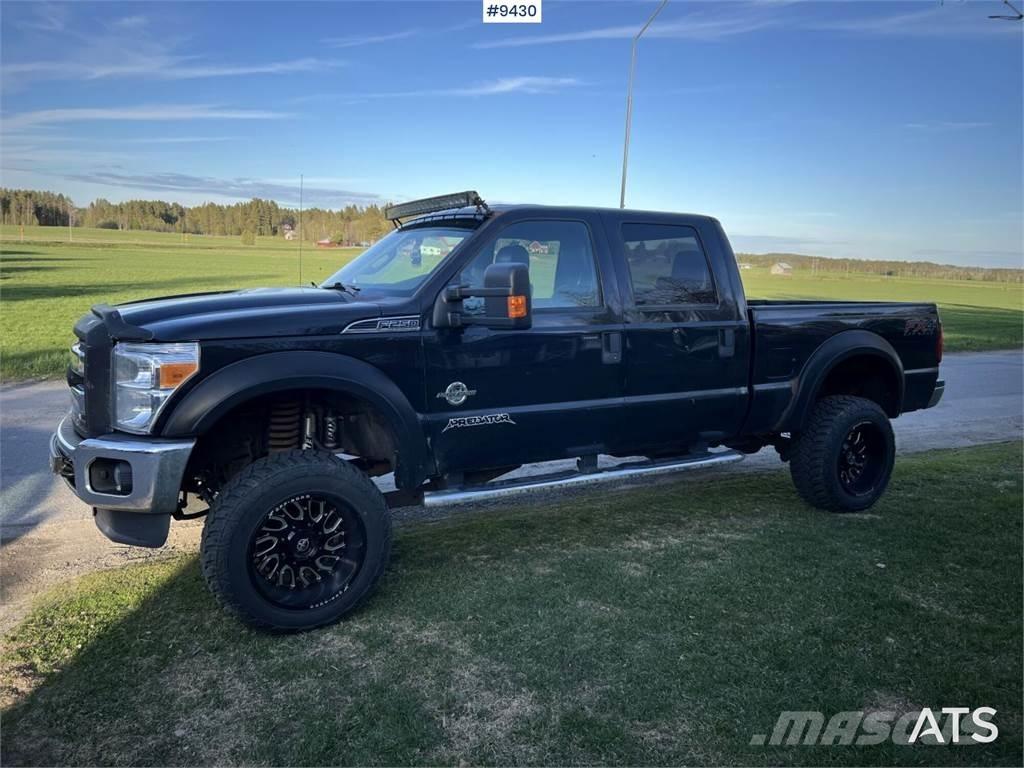 Ford F250 パネルバン