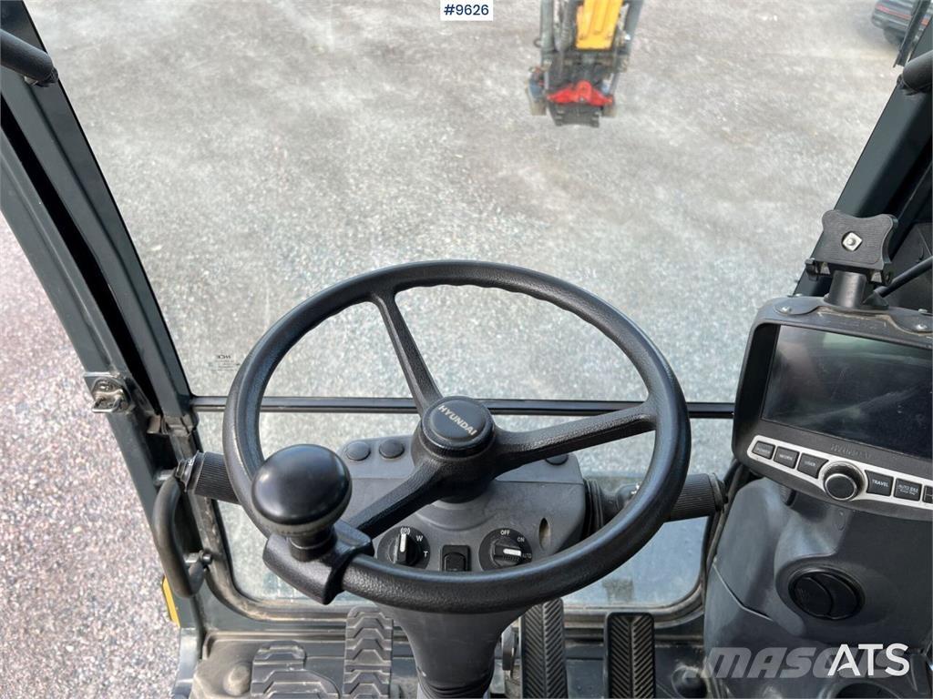 Hyundai 140W-9A ホイール式油圧ショベル（パワーショベル・ユンボ・バックホー）