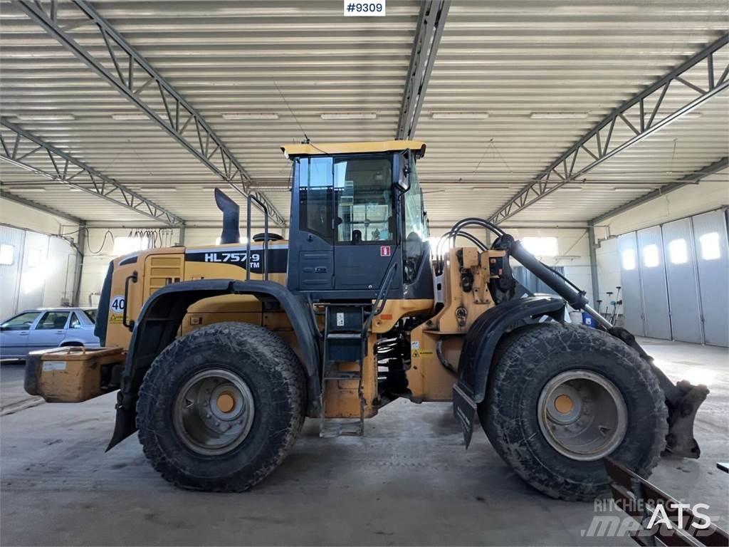 Hyundai HL757TM-9 タイヤ式ブルドーザ