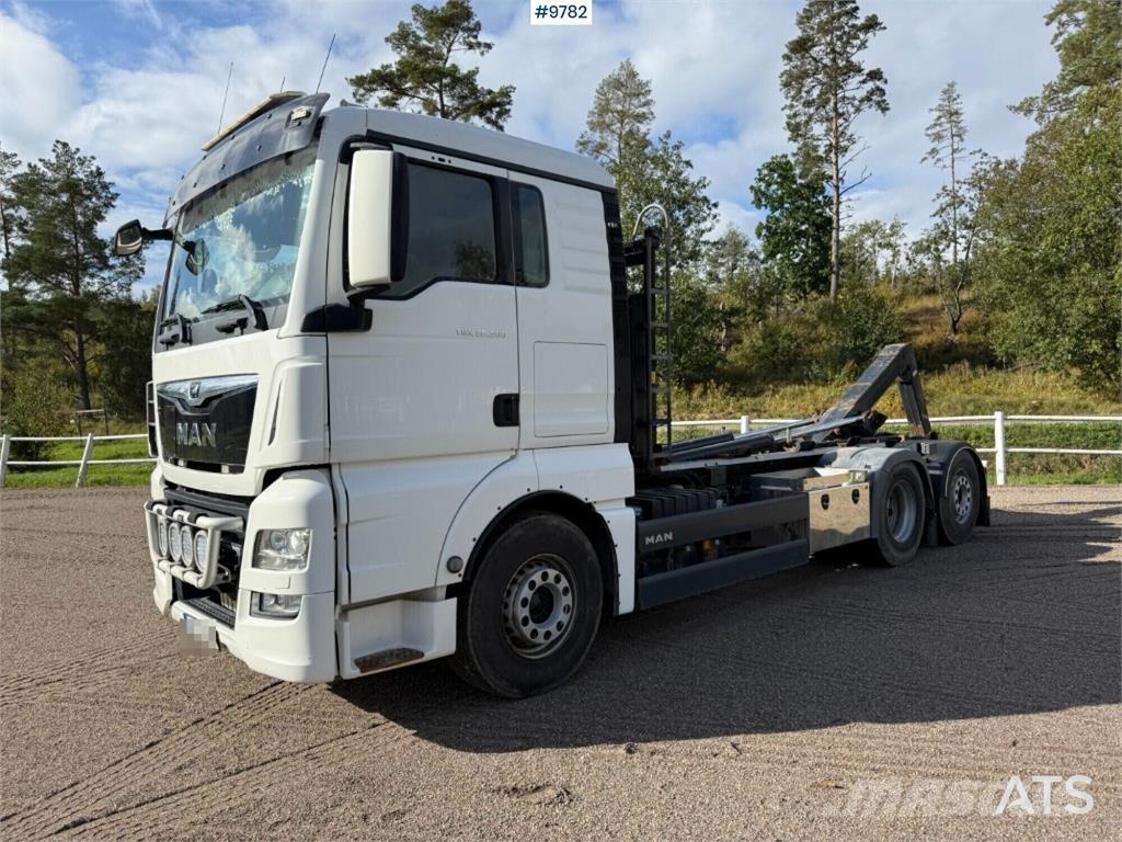 MAN TGX 26.500 6X2 アームロール