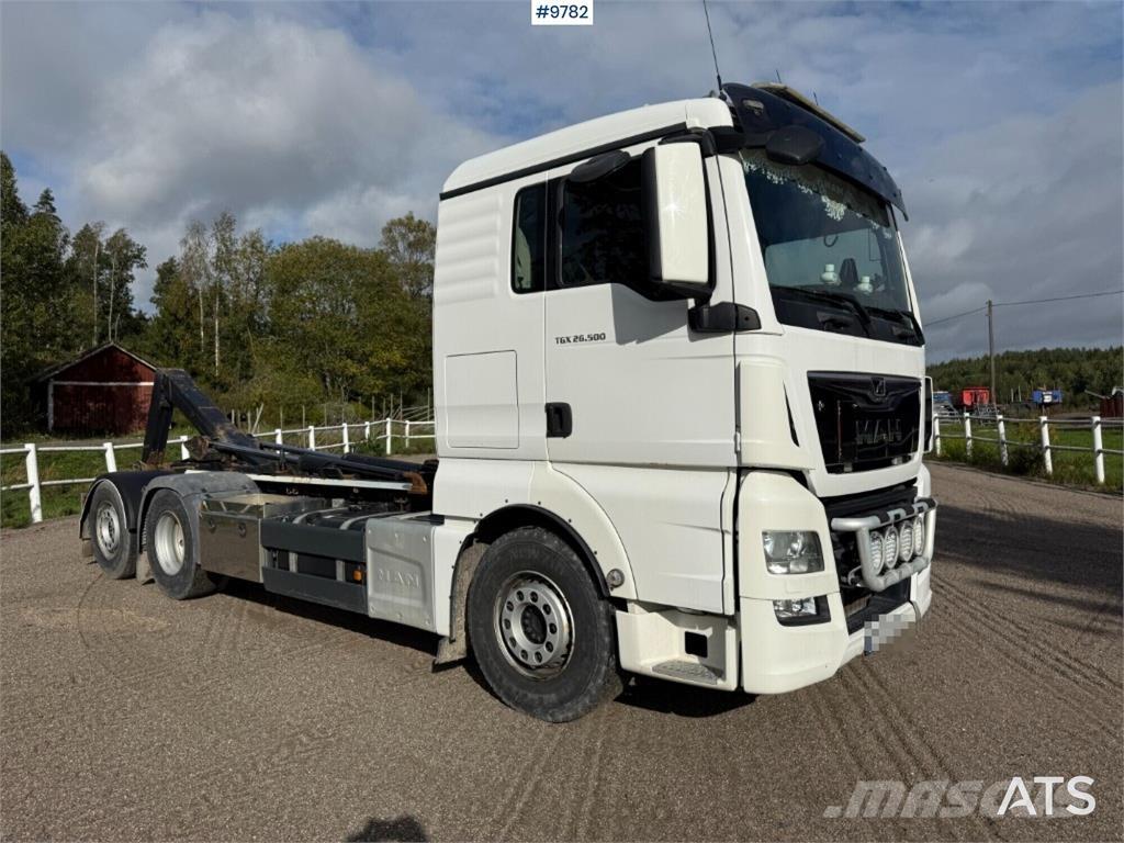 MAN TGX 26.500 6X2 アームロール