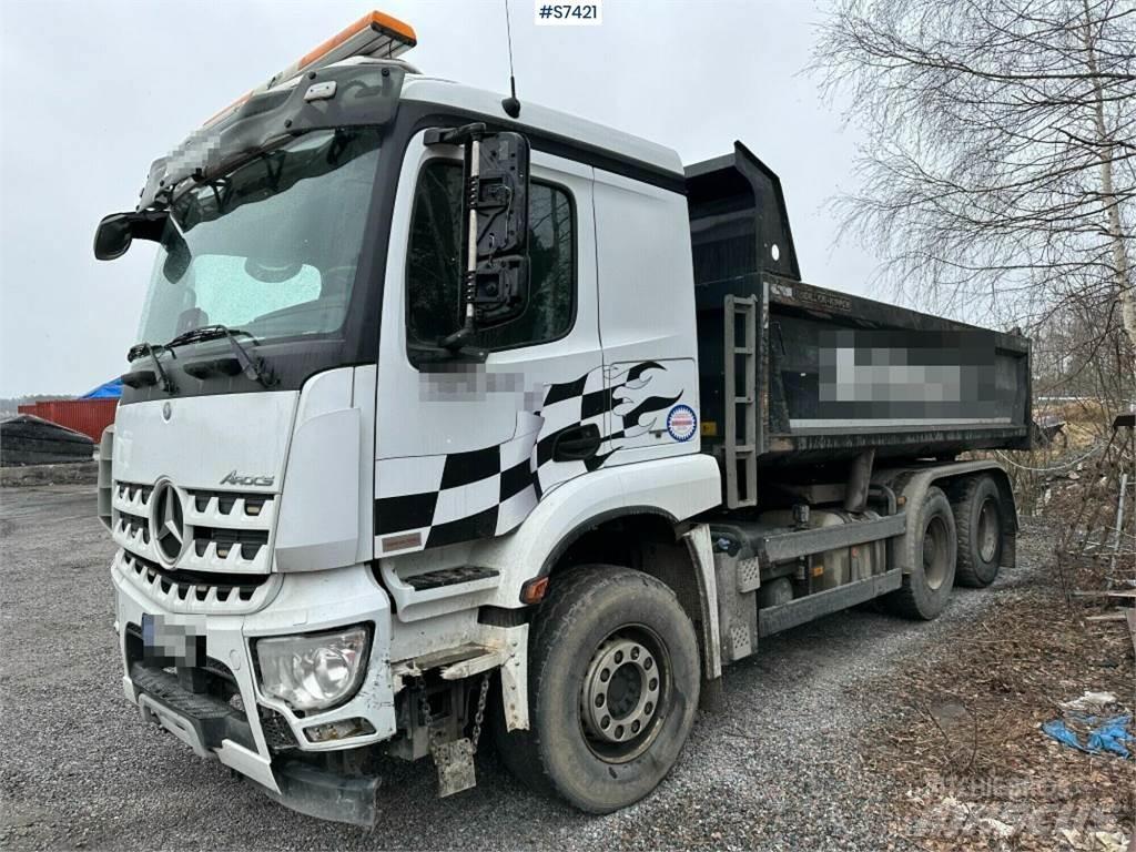 Mercedes-Benz Arocs ダンプ