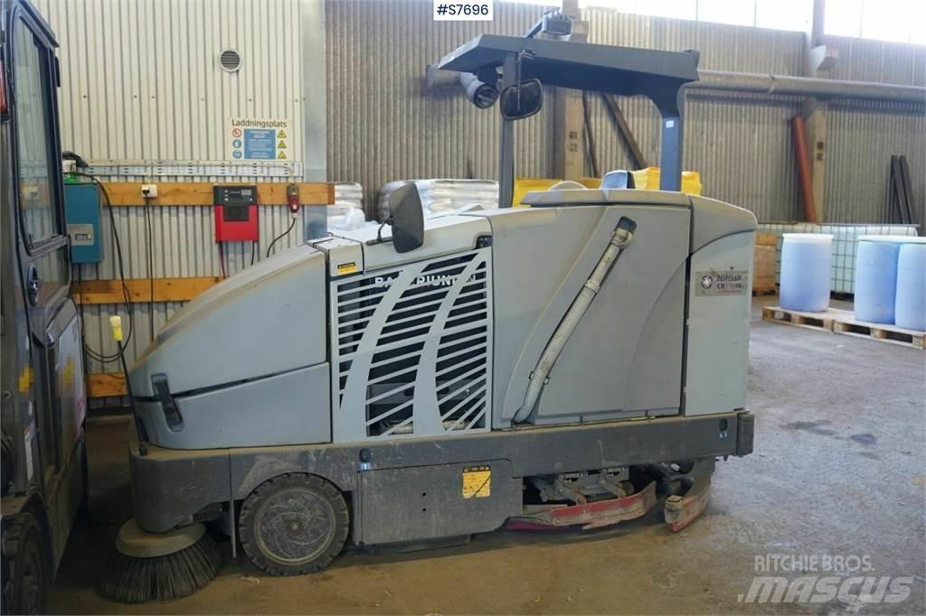 Nilfisk CR1200 街路清掃車