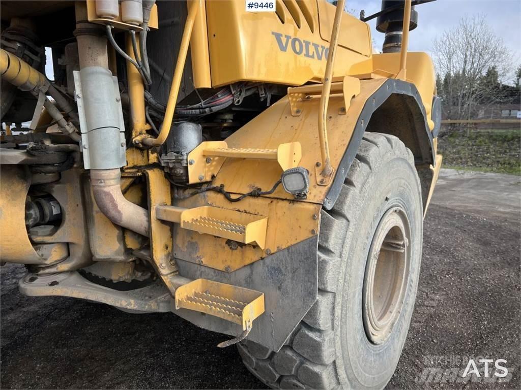 Volvo A25D アーティキュレート式ダンプトラック