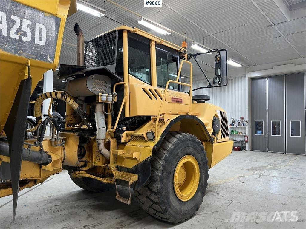 Volvo A25D アーティキュレート式ダンプトラック