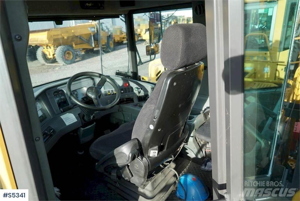 Volvo A35D 6x6 アーティキュレート式ダンプトラック
