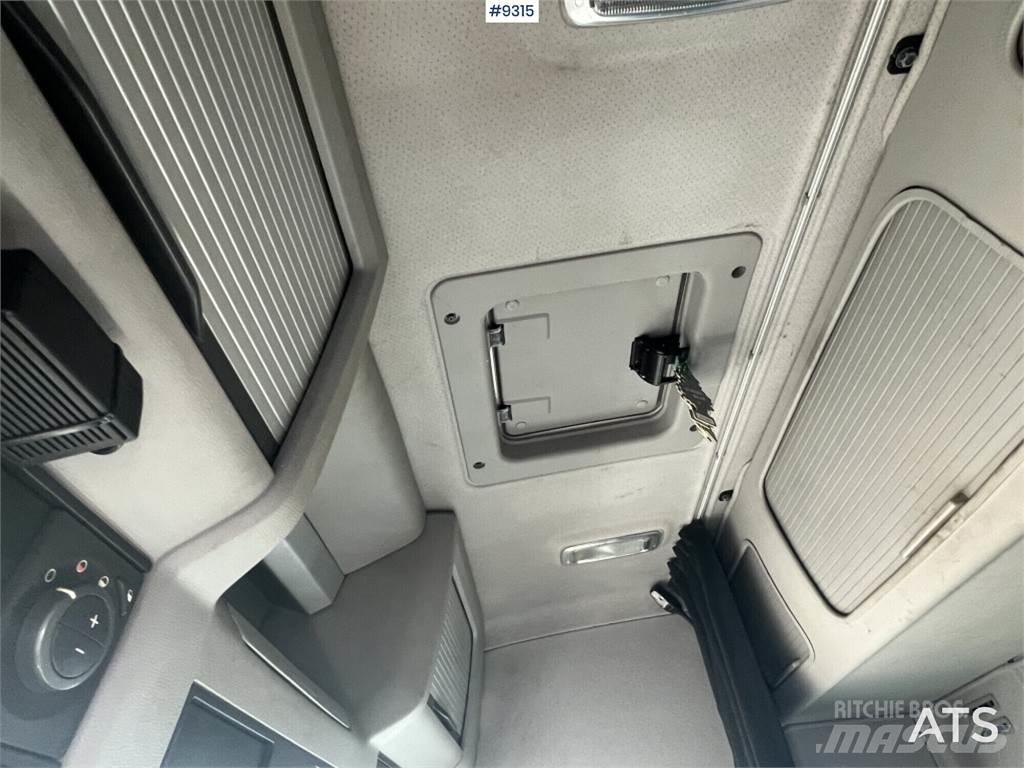 Volvo FH 460 8X4 中古トラクターヘッド | トレーラーヘッド