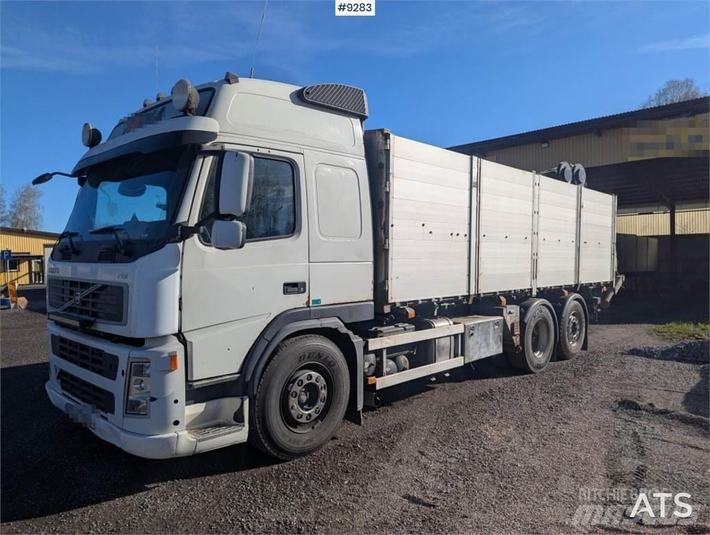 Volvo FM480 6x2 クレーントラック、ユニック車