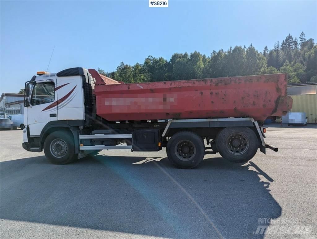 Volvo FMX 6X2 ダンプ